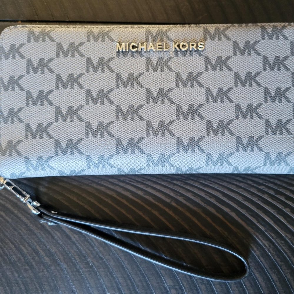Michael Kors Large Logo Grey Continental Wallet